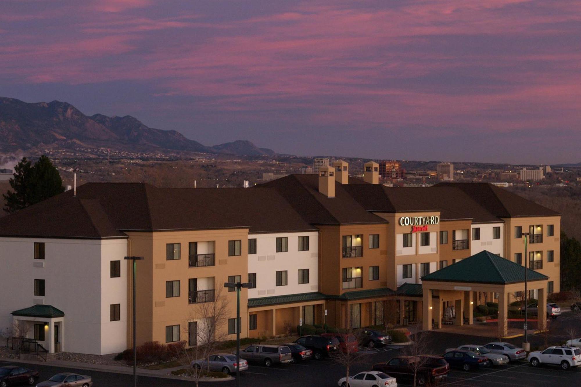 Courtyard By Marriott Colorado Springs South Hotel Exterior photo