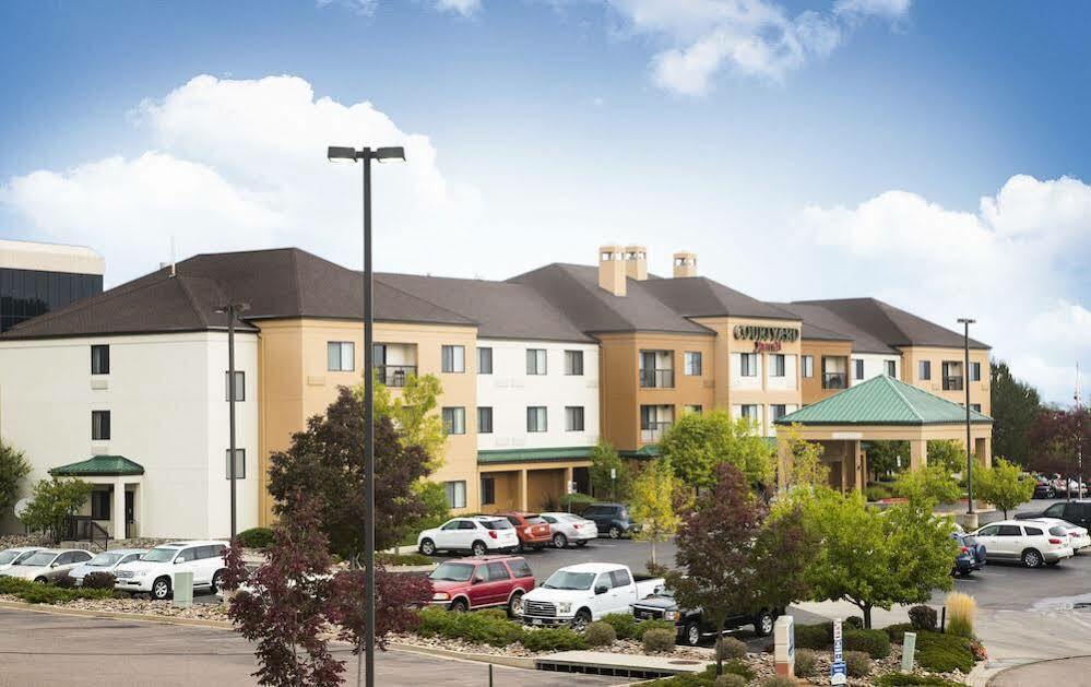 Courtyard By Marriott Colorado Springs South Hotel Exterior photo